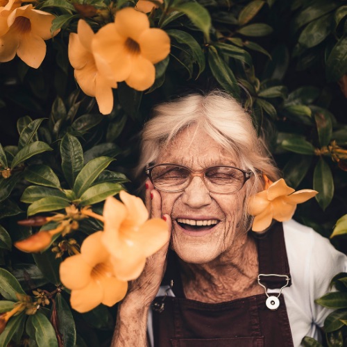 LADYFLOWERSsmall Awarded Aged Care Retirement Living Consultants
